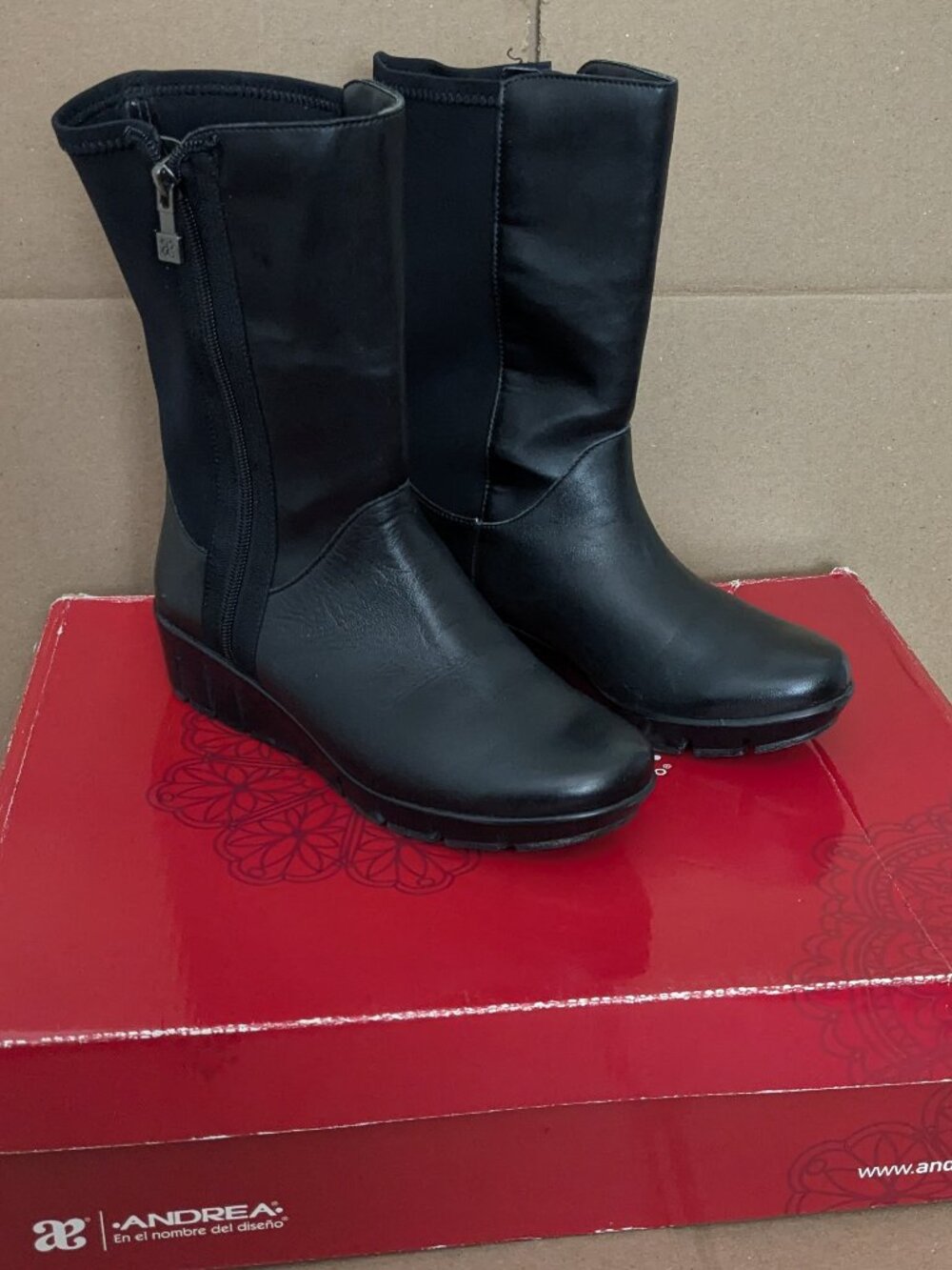 Andrea Women's Booties with Gold Zipper Size 6 Black